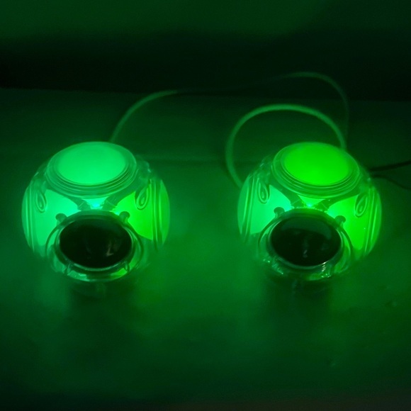 Speakers Lite Waves Color Changing. See Video Clip - Picture 4 of 13